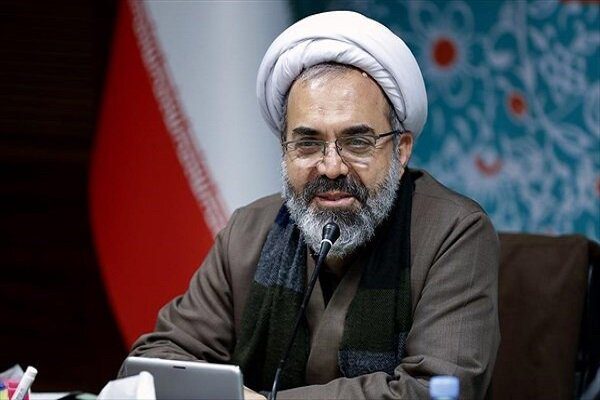 ارائه منابع جدید دروس معارف از سال تحصیلی آینده در دانشگاه آزاد/ دستیاران آموزشی در رشتههای علوم دینی استفاه میشوند