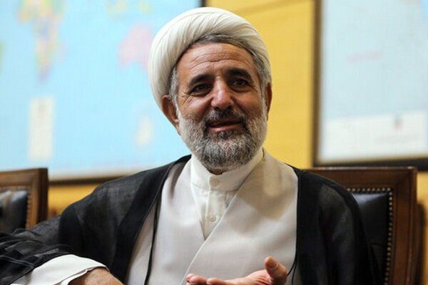 دانشگاه آزاد اسلامی ۴۰ درصد بار آموزش عالی کشور را بر دوش می کشد