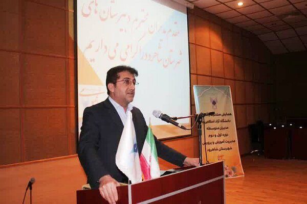 ظرفیت‌های شایسته دانشگاه آزاد شاهرود را به خانواده‌ها منتقل کنید