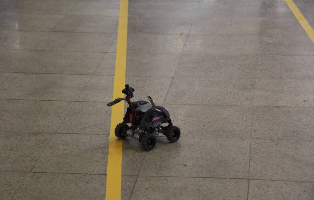 اولین دوره مسابقات ربات امدادگر دست پرتاب برگزار شد