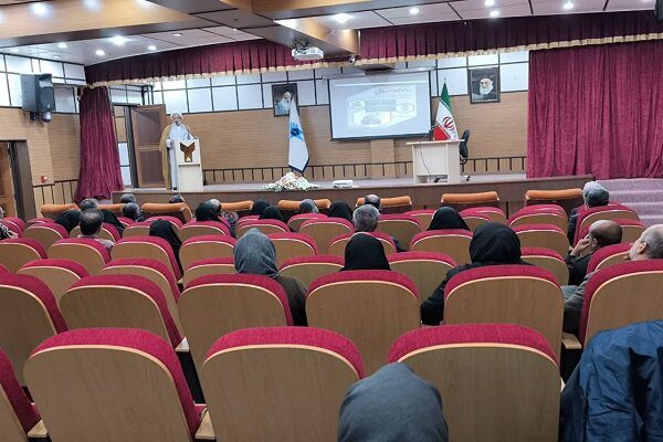 فضای مجازی راهزن فکر و اندیشه جوانان دانشجو است