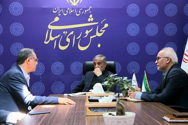 تحصیل ۱۸۰۰ دانشجو در دانشکده تعلیم و تربیت دانشگاه آزاد اسلامی یزد