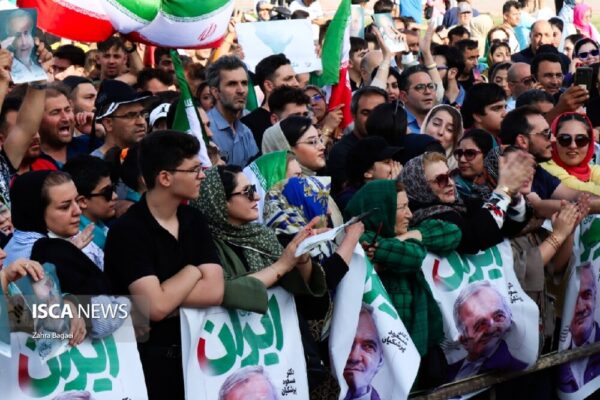 – اجتماع طرفداران رئیس جمهور منتخب در تبریز
