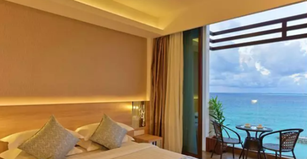 راهنمای سفر هوایی به کیش و اقامت در هتل های ساحلی