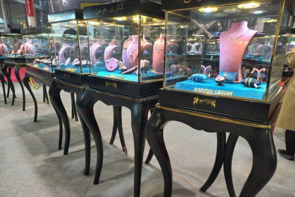 گشایش اولین نمایشگاه تخصصی طلا و جواهر در ارومیه