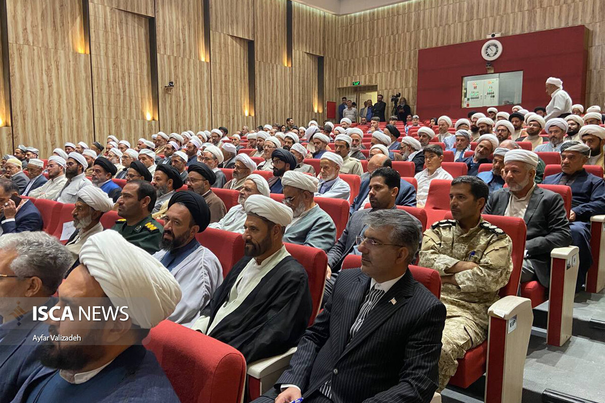 همگرایی شیعه و سنی در ماکو؛ جلوه‌ای از وحدت اسلامی در همایش علمای شمال آذربایجان‌غربی